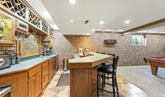 102 Greenhurst Ct, Auburn, IN 46706