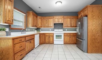 214 Hillside Dr, Baldwin City, KS 66006
