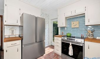 14177 Dogwood Rd, Athens, AL 35611