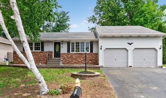 12 Winifred Dr, Albany, NY 12205