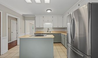 2205 Star Ln, Albany, GA 31707