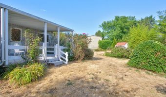 21986 LAUREL Ave, Aurora, OR 97002