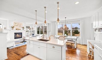 11689 E Laketowne Dr, Albertville, MN 55301