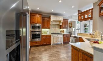 3906 NE Cadbury Ave, Bentonville, AR 72712