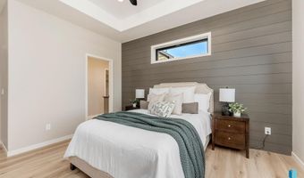 2516 E Chestnut Trl, Brandon, SD 57005