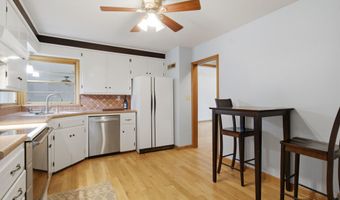 912 W Pleasant St, Aurora, MO 65605