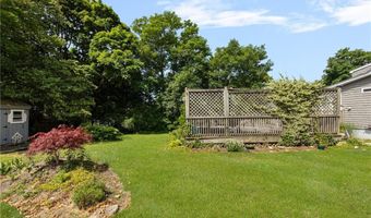 37 Reservoir Rd, Middletown, RI 02842