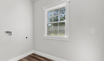 212 Hugo St, Bay St. Louis, MS 39520