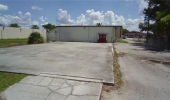 208 E LAKE Ave, Auburndale, FL 33823