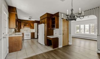 31 SPRINGCREST Dr, Akron, PA 17501