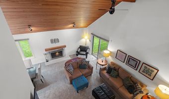 3735 Tremont Ln, Ann Arbor, MI 48105