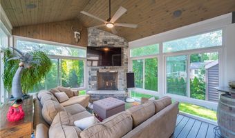 1045 N Quarry Rd, Amherst, OH 44001
