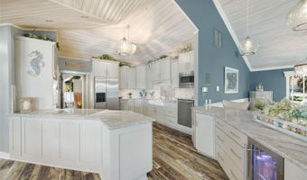 6605 SEABIRD Way, Apollo Beach, FL 33572