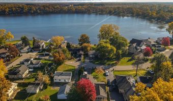 104 Lakewood Dr, Antioch, IL 60002