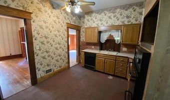 319 N 10th St, Atchison, KS 66002