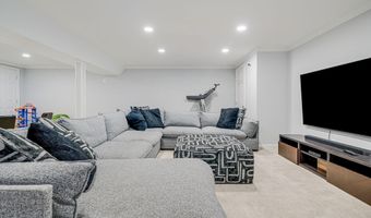 4005 KLOMAN St, Annandale, VA 22003