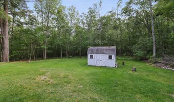 299 Scenic Dr, Blakeslee, PA 18610