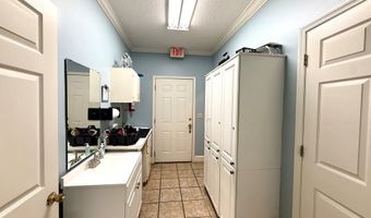 200 S Elm St, Adel, GA 31620