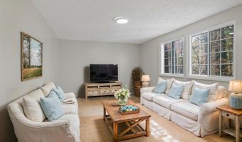 8463 MONARCH Ct, Annandale, VA 22003