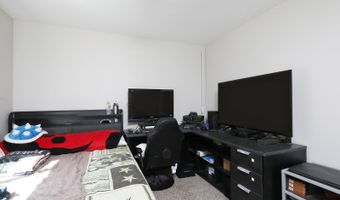 5421 Rowling Dr, Ames, IA 50014