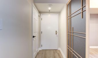 4808 MOORLAND Ln 711, Bethesda, MD 20814