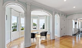 32 Lorraine St, Barrington, RI 02806