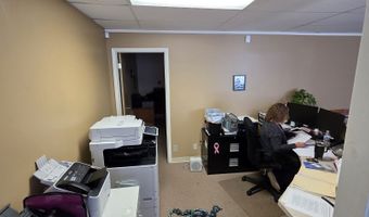 22 W 8th St, Anderson, IN 46016