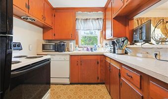 35 N Long St, Johnston, RI 02919