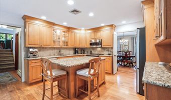 33 Cold Spring Rd, Avon, CT 06001