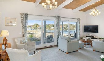 1 Delray Dr, Narragansett, RI 02882