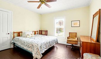 223 N Walnut St, Allegan, MI 49010