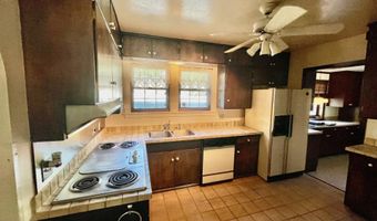 810 3rd St NW, Austin, MN 55912