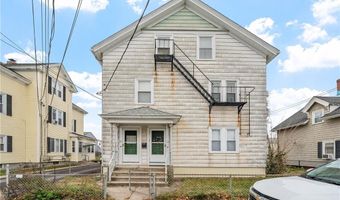 13 Elizabeth St, Cumberland, RI 02864