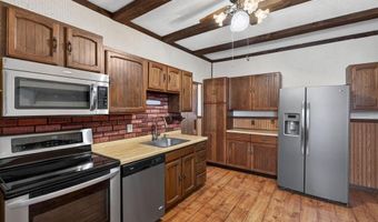 108 W 2ND St, Alburtis, PA 18011