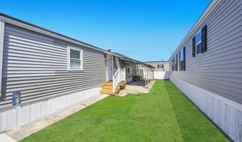 600 Broadway D14, Amityville, NY 11701