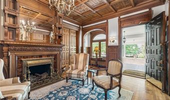 541 Bellevue Ave 5, Newport, RI 02840