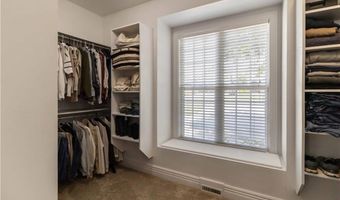3906 NE Cadbury Ave, Bentonville, AR 72712