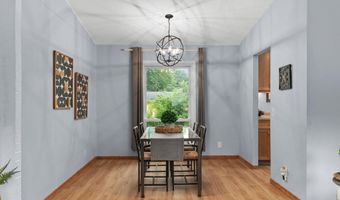 29 Pilgrim Cir, Madison, WI 53711