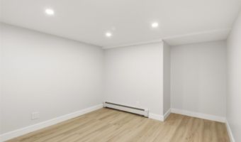 109 Nassau Dr, Albertson, NY 11507