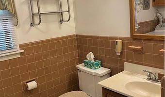 40 Aaron Ave Ave, Bristol, RI 02809