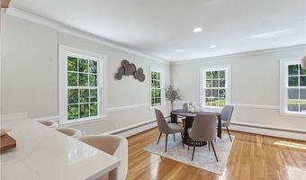 3 Sundale Rd, Cranston, RI 02921