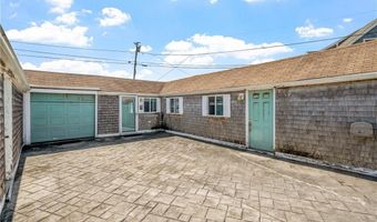 1 Offshore Rd 32, Narragansett, RI 02882