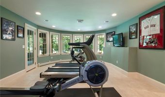 25 Westfield Dr, East Greenwich, RI 02818