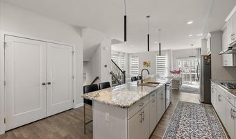 2824 Ridington Rd, Ann Arbor, MI 48105