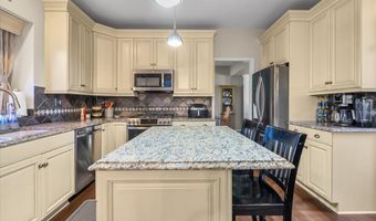 4020 Bunker Hill Dr, Algonquin, IL 60102