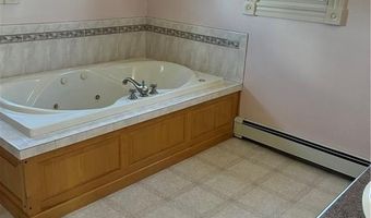 1 Rolfe Sq 2, Cranston, RI 02910