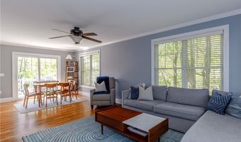 50 Searle Ave, Cranston, RI 02920