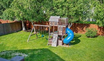 7821 Charlotte Cir, Anchorage, AK 99502