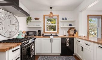 292 Narrow Shore Rd, Aydlett, NC 27916