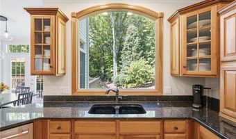 780 S Sussex Ct, Aurora, OH 44202